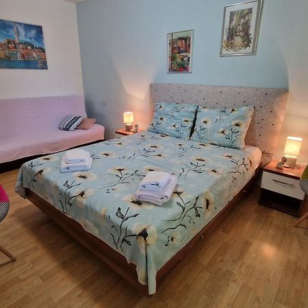 Villa Charming Cozy Holliday House 2+2 Valtura Esterno foto